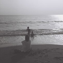 Parent and child who were dyed into mono