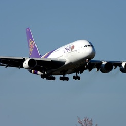 THAI A380-841  到着
