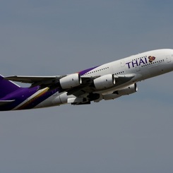 THAI A380-841 飛び立ち　