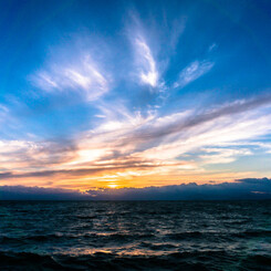 琵琶湖の夕暮れ