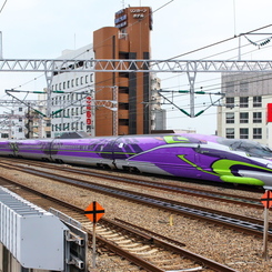 エヴァデザイン新幹線１（西明石駅）