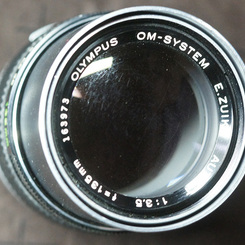 OM-SYSTEM E.ZUIKO 135/3.5