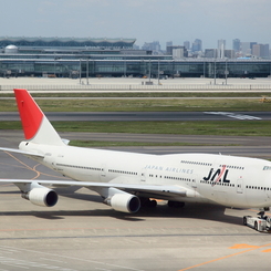 JAL B747-400D