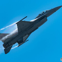 千歳航空祭 2016 USAF F16 ヴェイパー軌跡