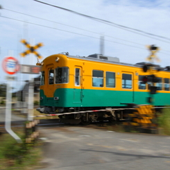 かぼちゃ電車が通過～