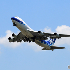 「そらー」 NCA 747-400 JA06KZ 離陸