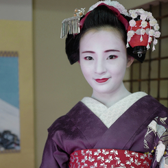 a bashful smile Maiko