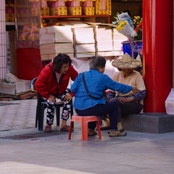 女が３人寄れば…