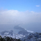 下界は雪模様