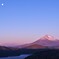 箱根　朝焼け　富士山と月　元旦