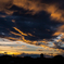 夕焼けと暗い雲