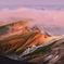 染まる山