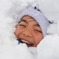 雪に埋まって嬉しそう。