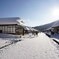 旧街道の雪深い宿場町