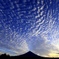 鱗雲と富士