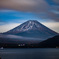深夜に見る　富士山