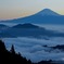 流れる雲と霊峰