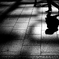 あの角を曲がれば、幸せがあるのかもしれない。そう思いながら、歩いている。