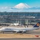 羽田空港国際線ターミナルと富士山とルフトハンザジャンボ
