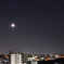 地平の月と星