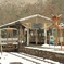 雪の備後落合駅