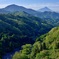 春を迎えた渓谷の朝