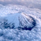 雲海を掻き分ける富士山