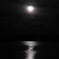 月明かりの海