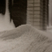 足元に雪山。