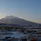 冬の晴れ間に岩木山