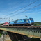 橋梁渡る・機関車（BlueThender と Diesel）