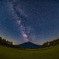 垂直に落ちる富士山への天の川（フィッシュアイ）