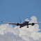 夏の雲と飛行機