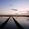 西方の夕景　水田と水路と空