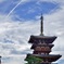 飛行機雲と西塔