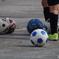 校庭とサッカーボール