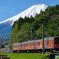 富士山とカラフル電車