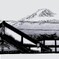 曇り空の下
