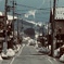 温泉街の踏切