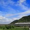 夏の青空と新幹線