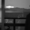 夜明けの窓と生活