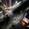 見下ろす夜の交差点