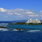 海に浮かぶ白の楽園