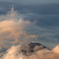 押し寄せる雲