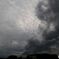 西の空から不気味な雲