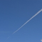 空高く・・・飛行機雲