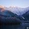 早朝の穂高の山々。
