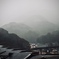 もやに煙る伊東の街と山々