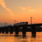 鉄橋 (夕暮れの電車)