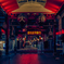 夜の商店街にて
